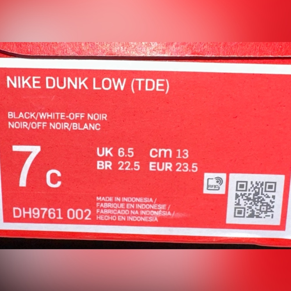 Nike Dunks - Picture 2 of 2